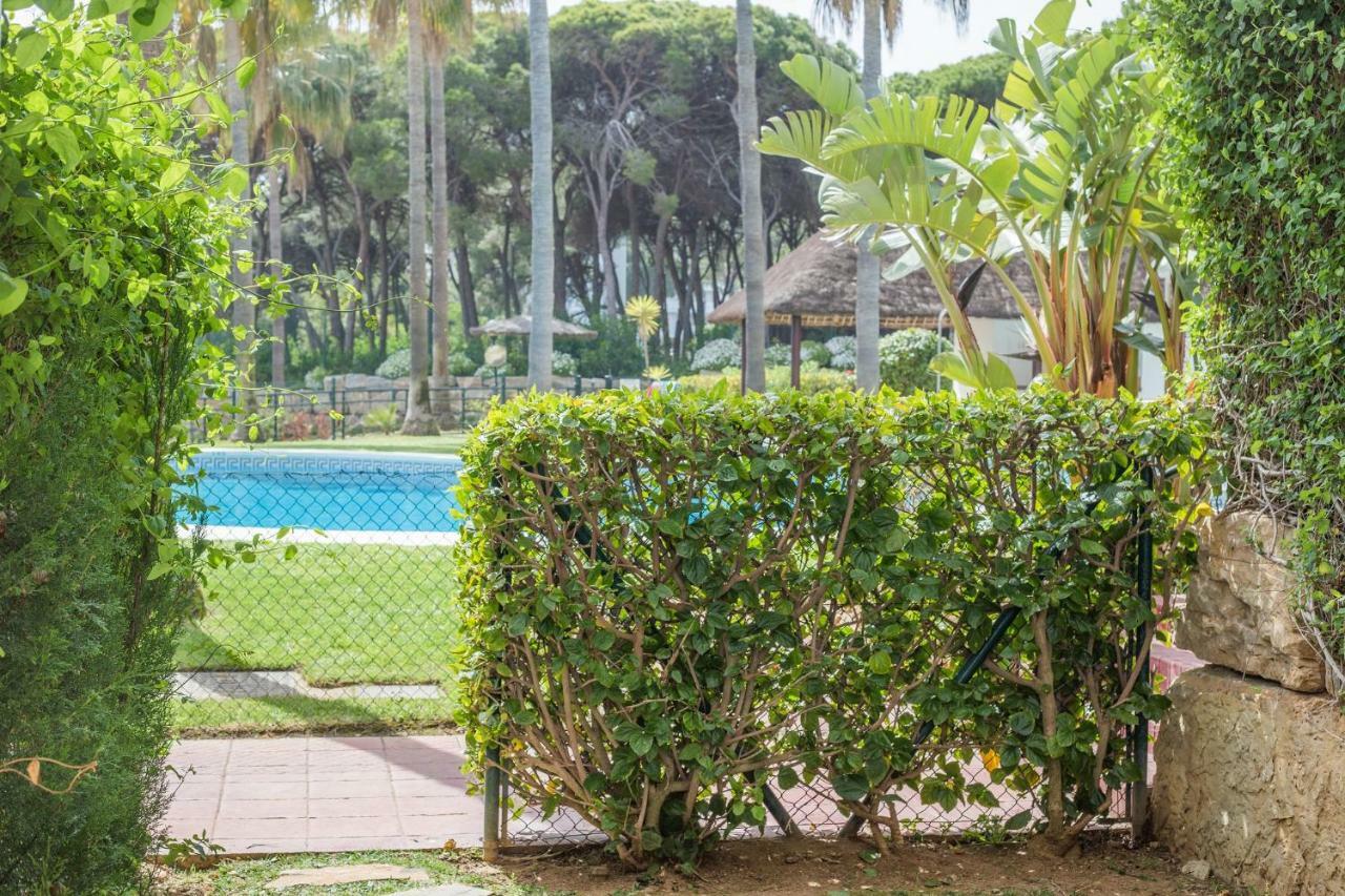 1Br Beachfront Complex - Mi Capricho Sitio de Calahonda Exterior photo